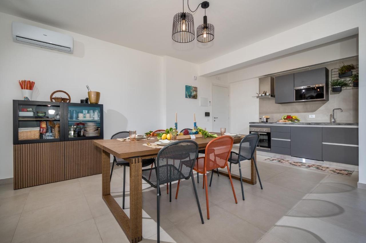 Villa Maria Con Piscina E Vista Mare Кастеламаре дел Голфо Екстериор снимка