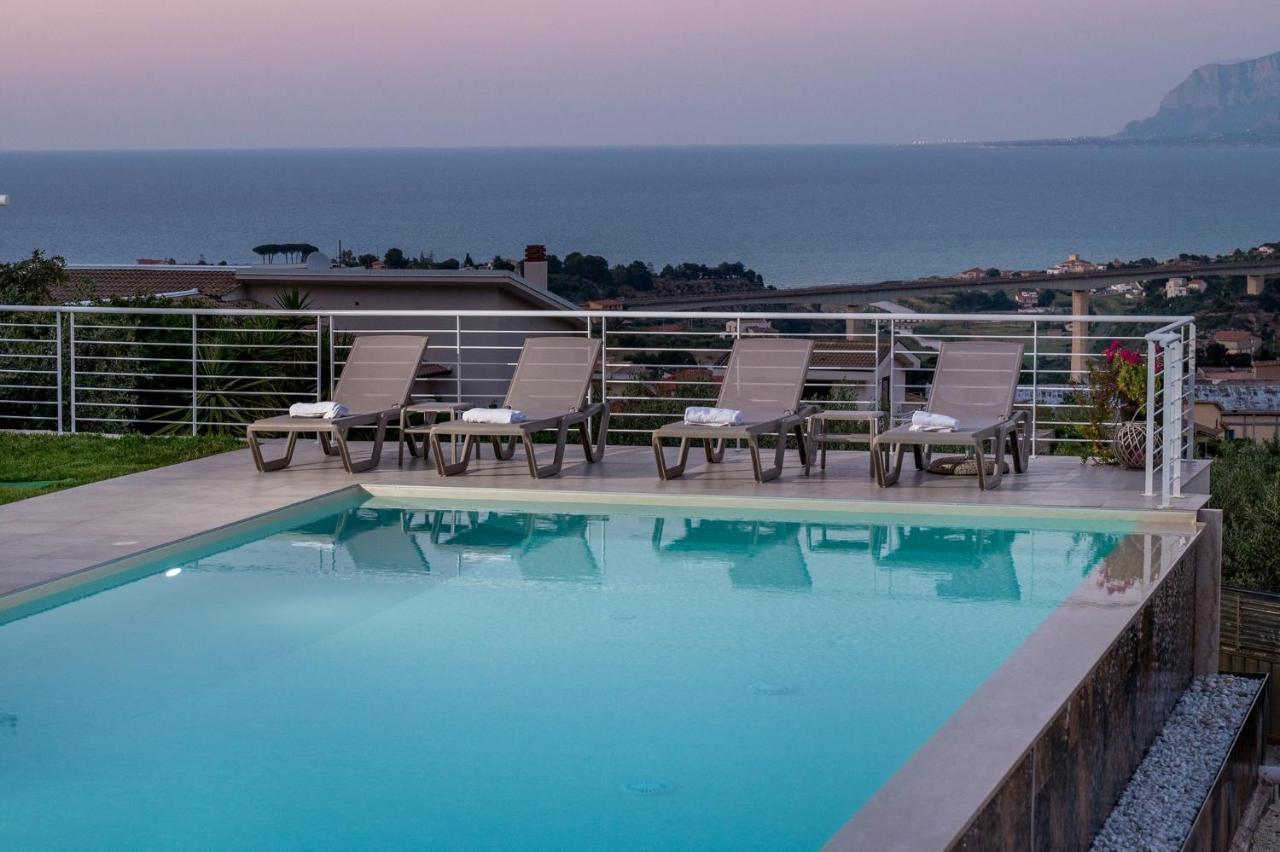 Villa Maria Con Piscina E Vista Mare Кастеламаре дел Голфо Екстериор снимка