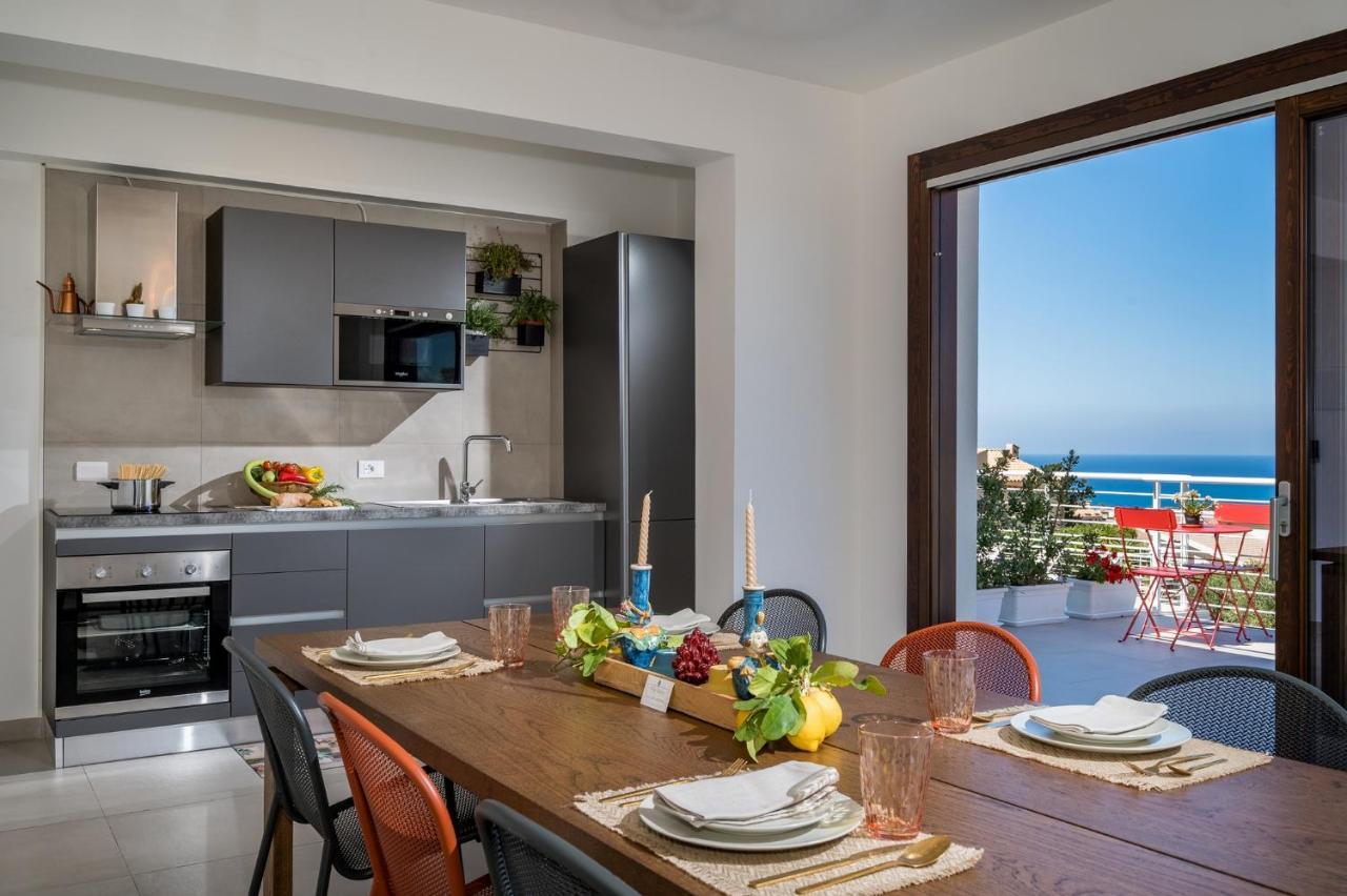 Villa Maria Con Piscina E Vista Mare Кастеламаре дел Голфо Екстериор снимка
