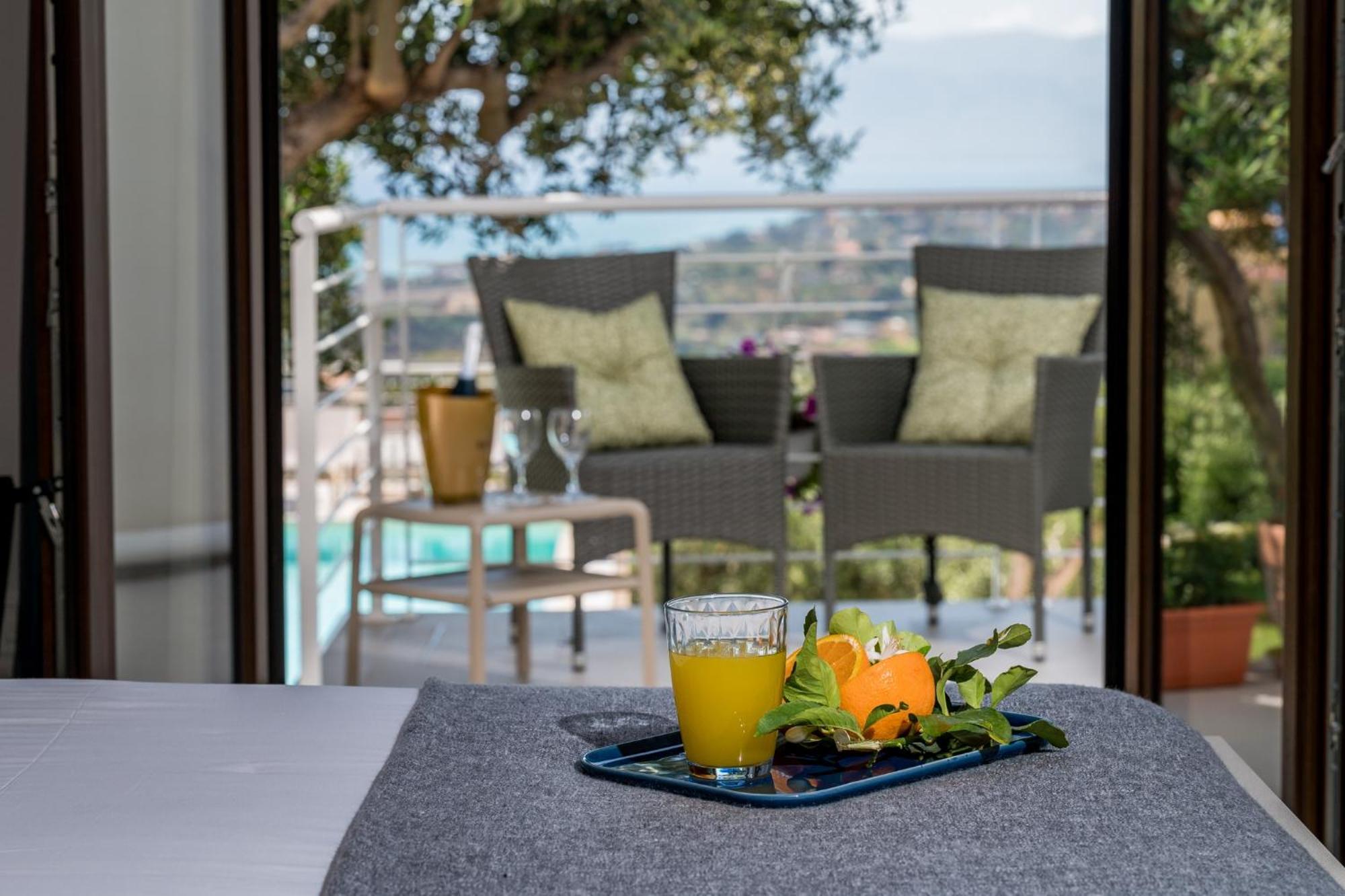 Villa Maria Con Piscina E Vista Mare Кастеламаре дел Голфо Стая снимка