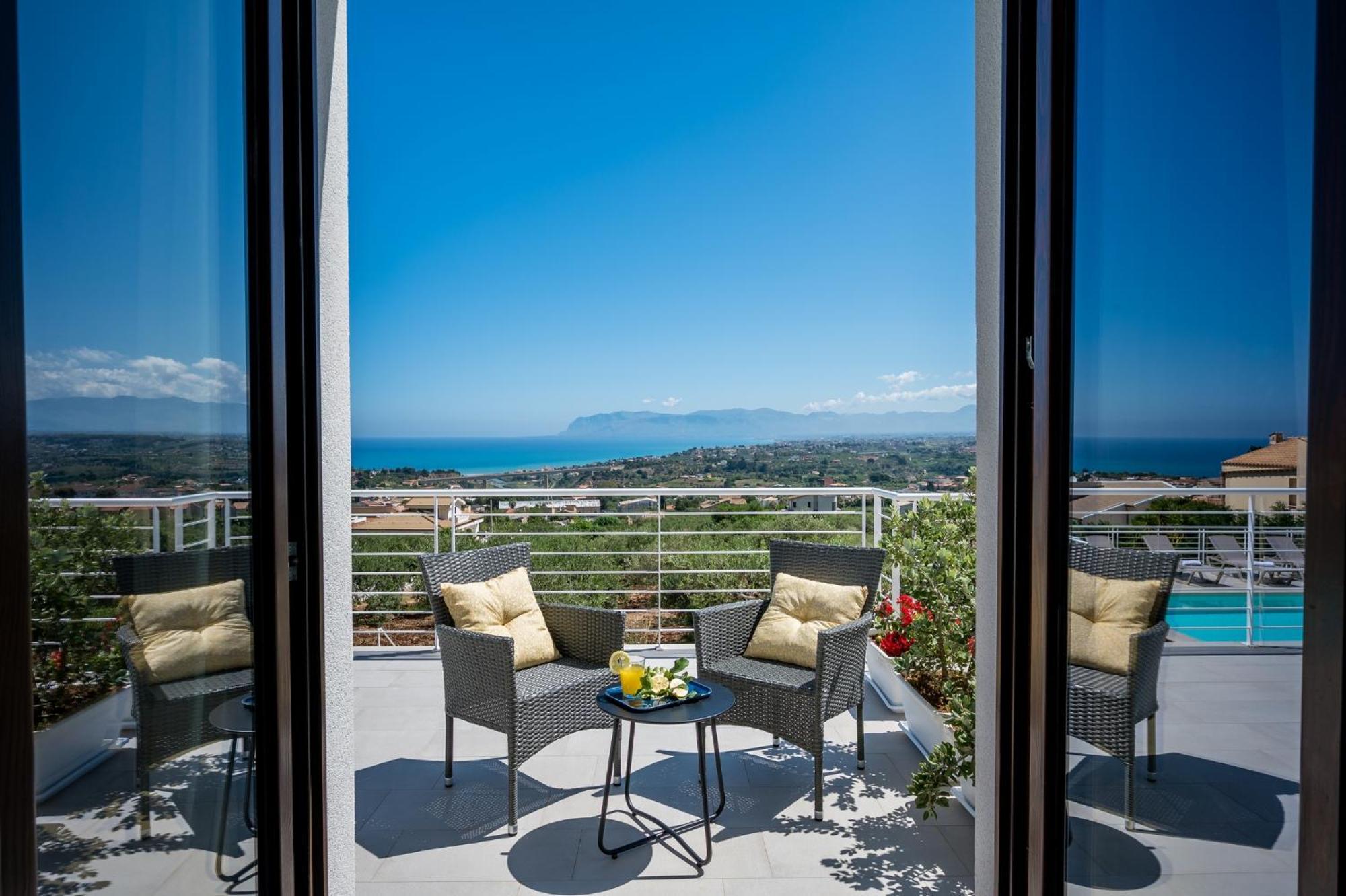 Villa Maria Con Piscina E Vista Mare Кастеламаре дел Голфо Стая снимка